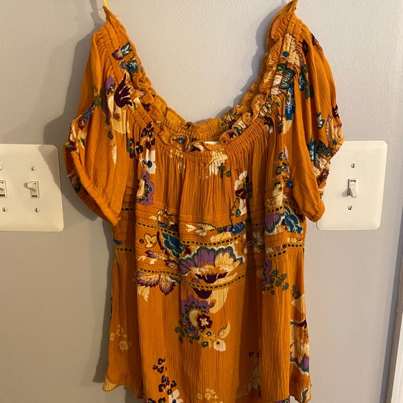 Altar’d State Small off the shoulder top - Picture 2 of 3